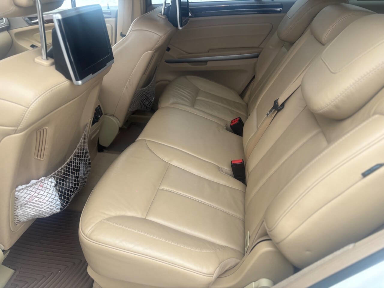 Used 2011 Mercedes-Benz GL 550 4MATIC image 22