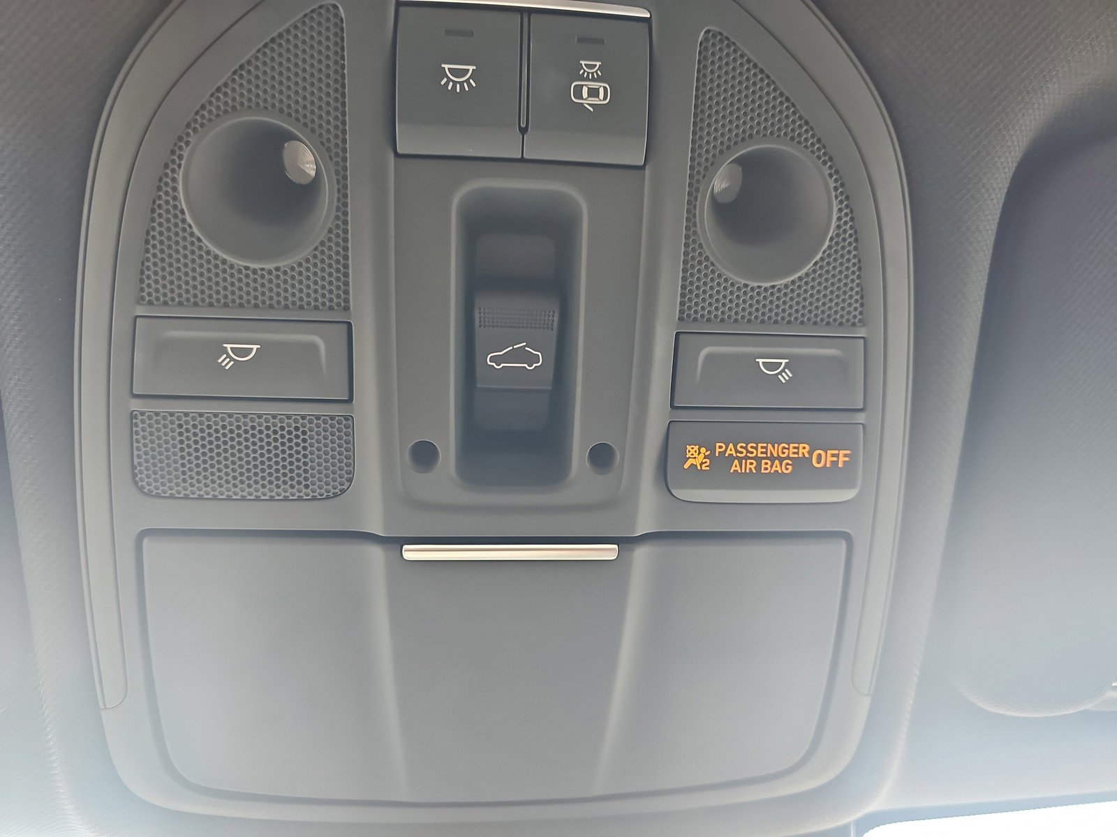 Used 2023 Genesis G70 2.0T w/ Sport Prestige Package image 31