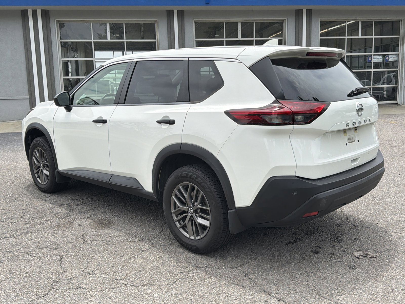 Used 2021 Nissan Rogue S FWD image 10