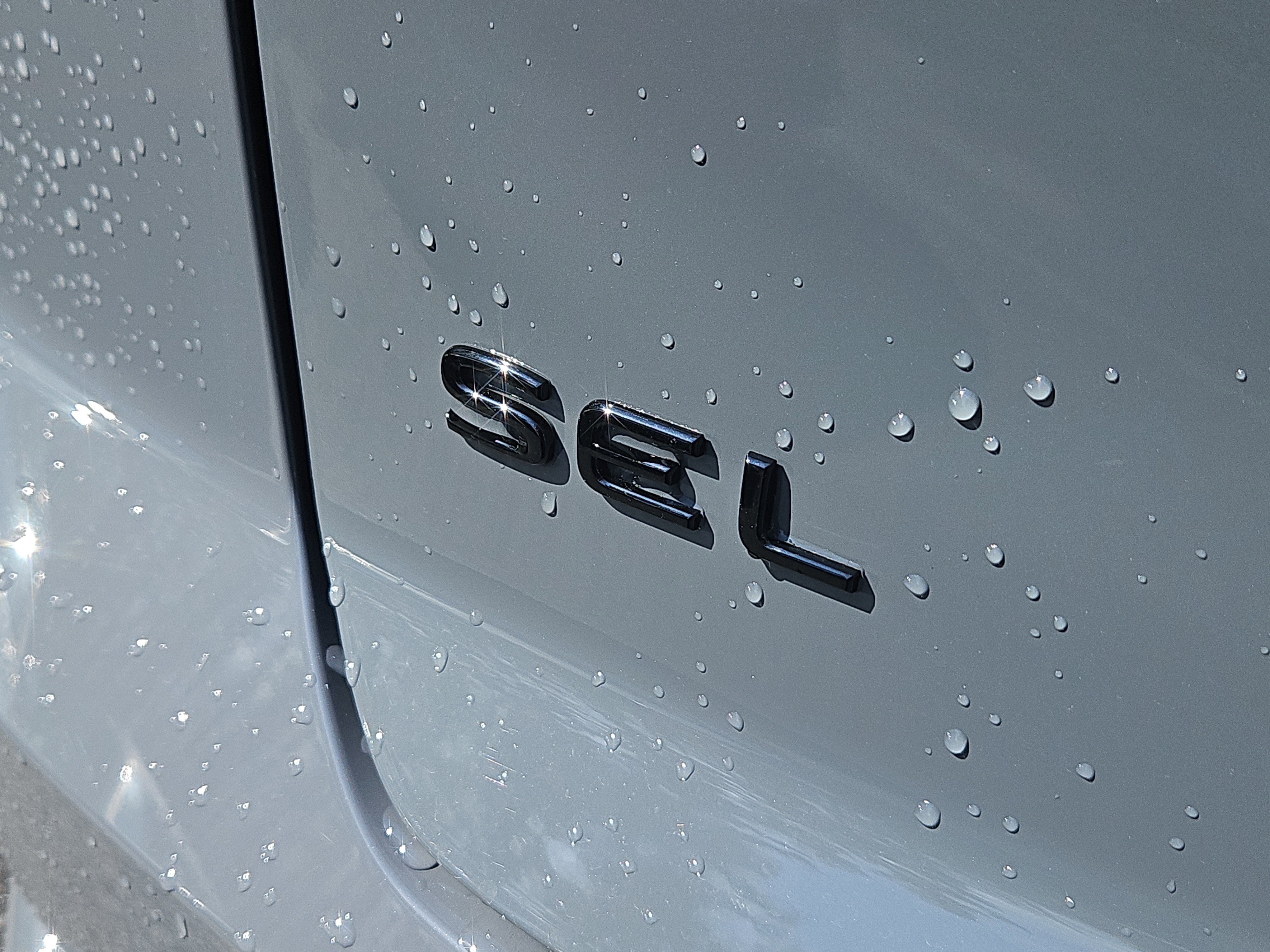 New 2026 Volkswagen Atlas Cross Sport SEL R-Line image 4
