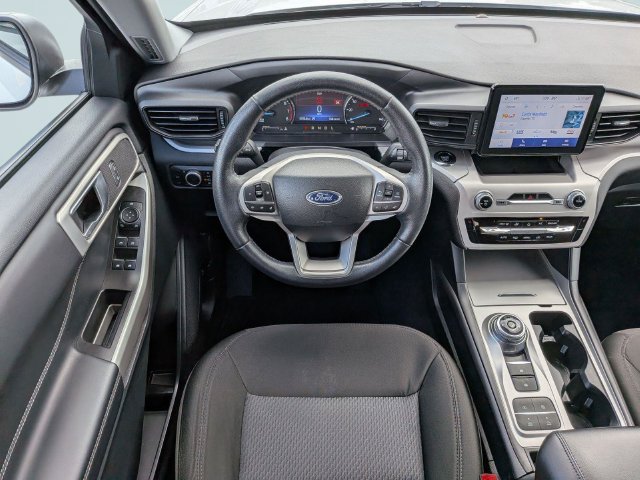 Used 2023 Ford Explorer XLT RWD image 16