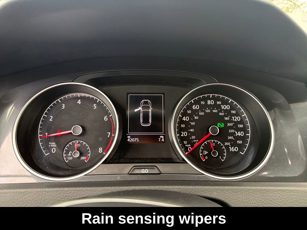 Used 2018 Volkswagen Golf SE image 19