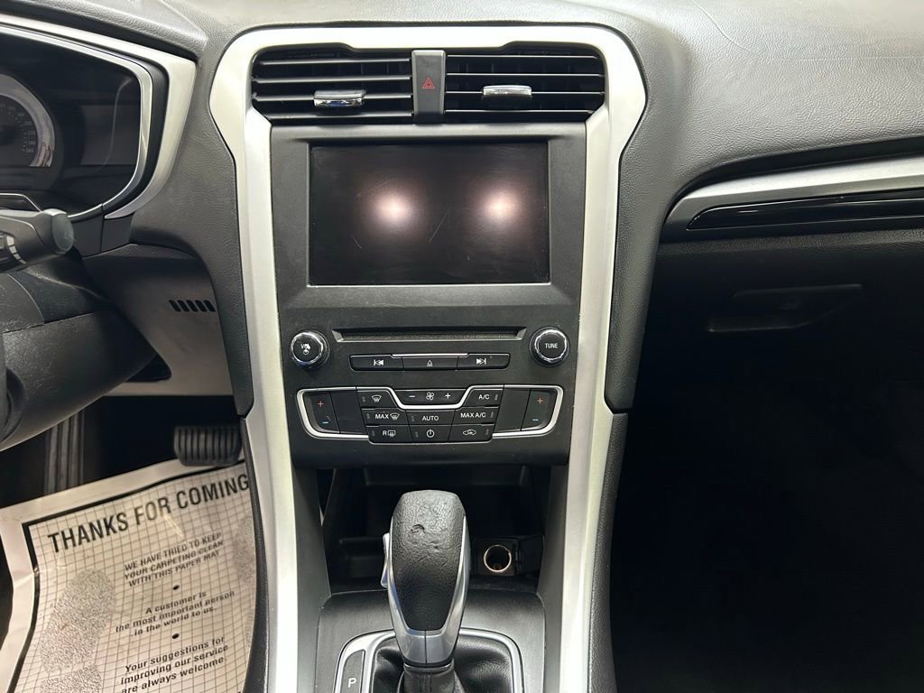 Used 2016 Ford Fusion SE FWD image 22