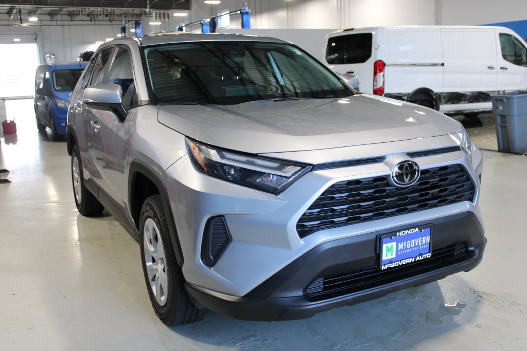 Used 2025 Toyota RAV4 LE AWD/4WD image 3