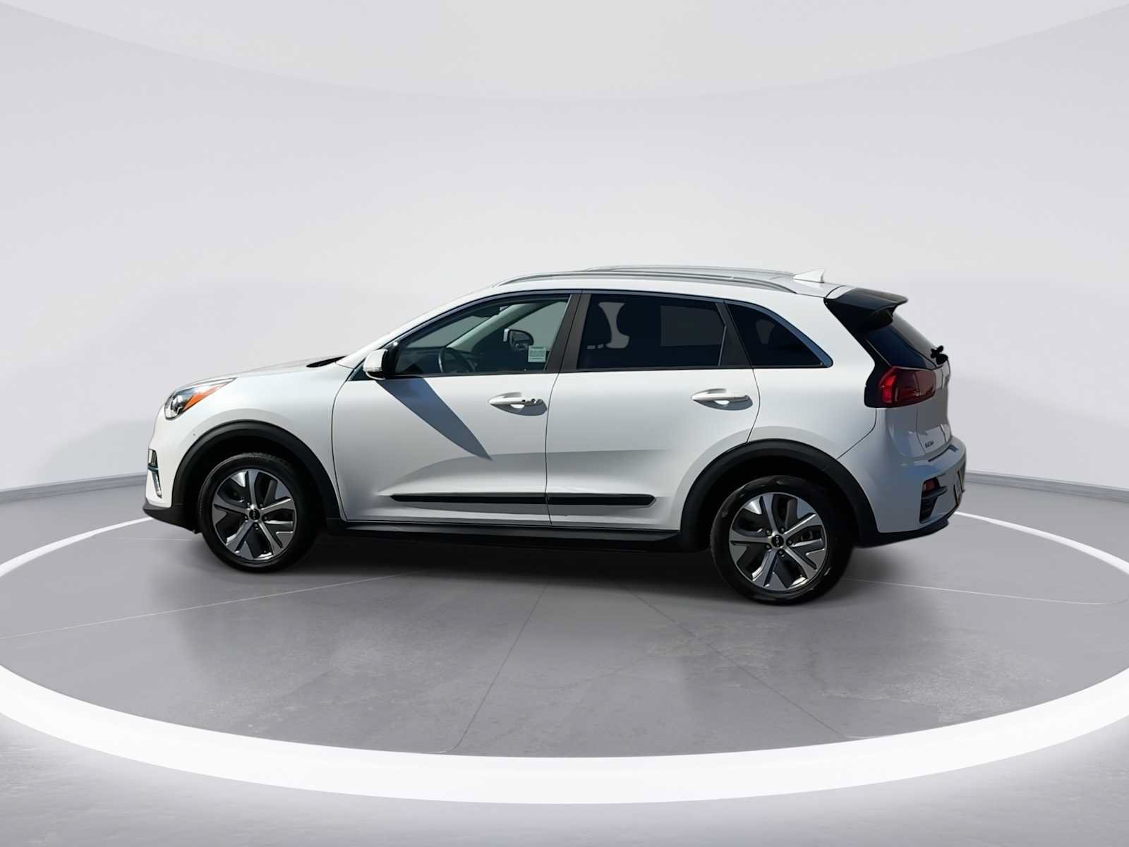 Used 2022 Kia Niro EX Premium FWD image 5