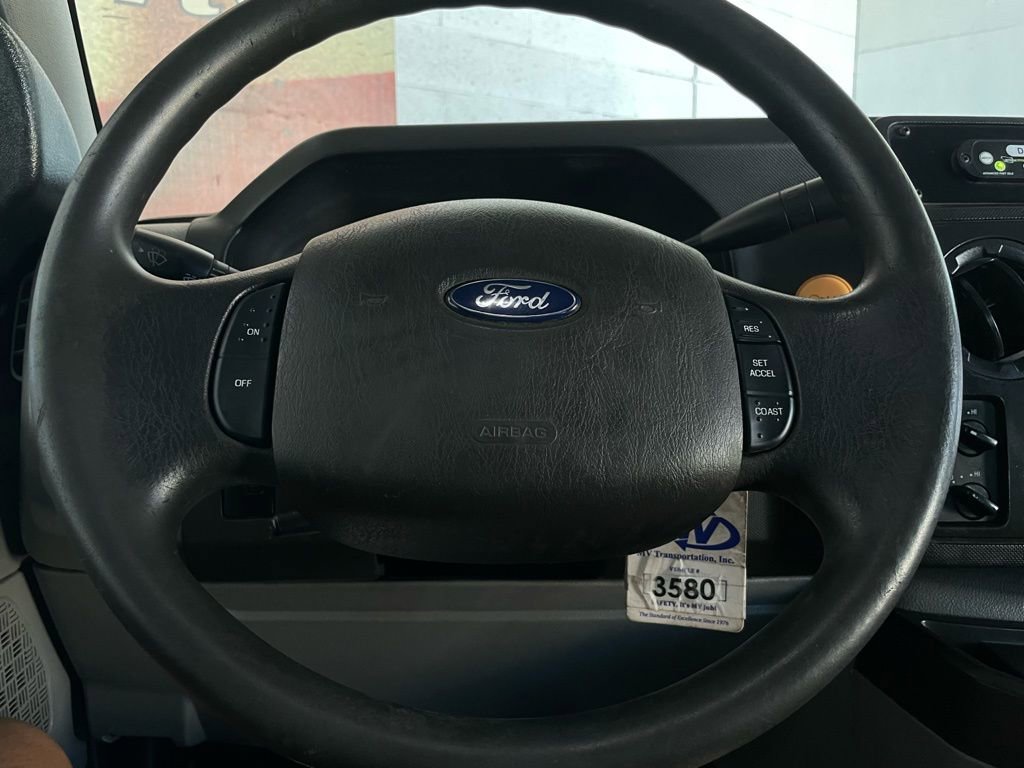 Used 2016 Ford E-350 and Econoline 350 Super Duty RWD image 18