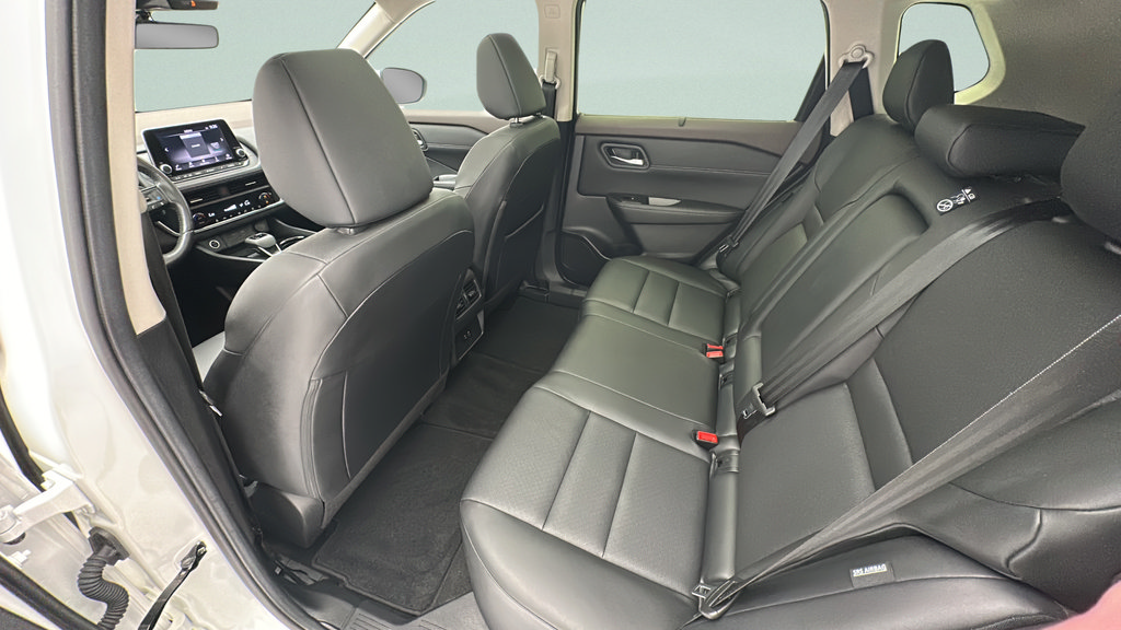Used 2023 Nissan Rogue SV w/ SV Premium B Package AWD/4WD image 9
