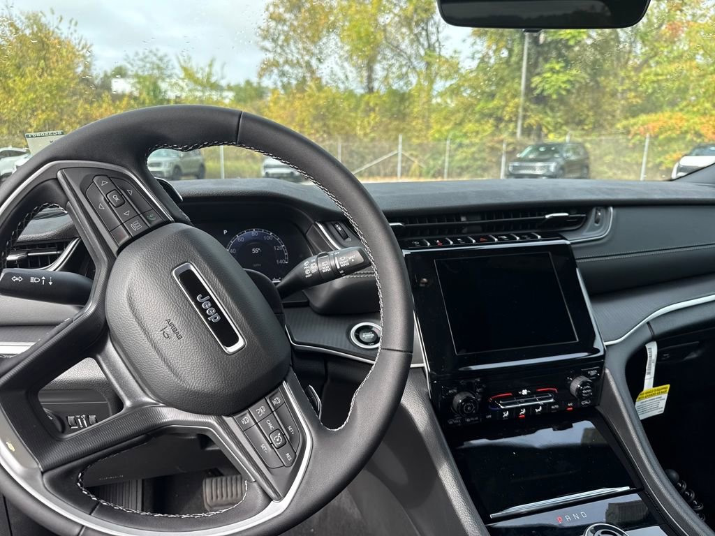 New 2025 Jeep Grand Cherokee Laredo X w/ Trailer Tow Package image 15