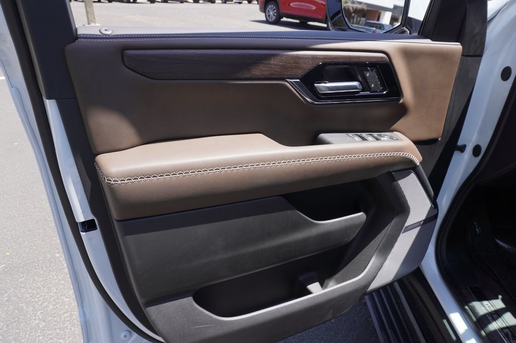 New 2026 GMC Yukon XL Denali Ultimate AWD/4WD image 16