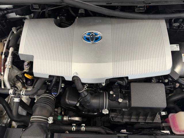 Certified 2019 Toyota Prius L Eco FWD image 33