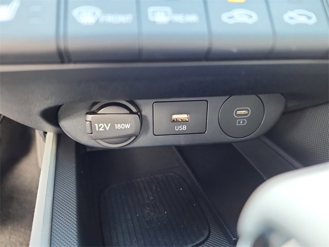 New 2025 Hyundai Elantra Limited image 20