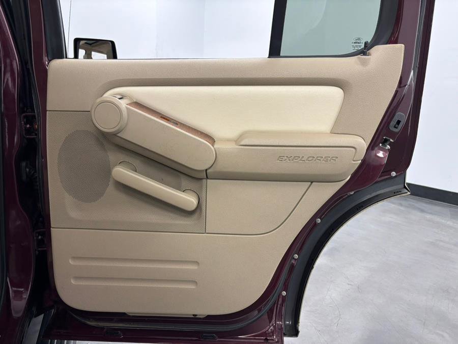 Used 2008 Ford Explorer Eddie Bauer image 29