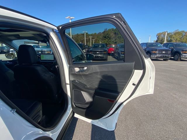 New 2025 Ford Escape SE w/ PHEV Premium Package image 32