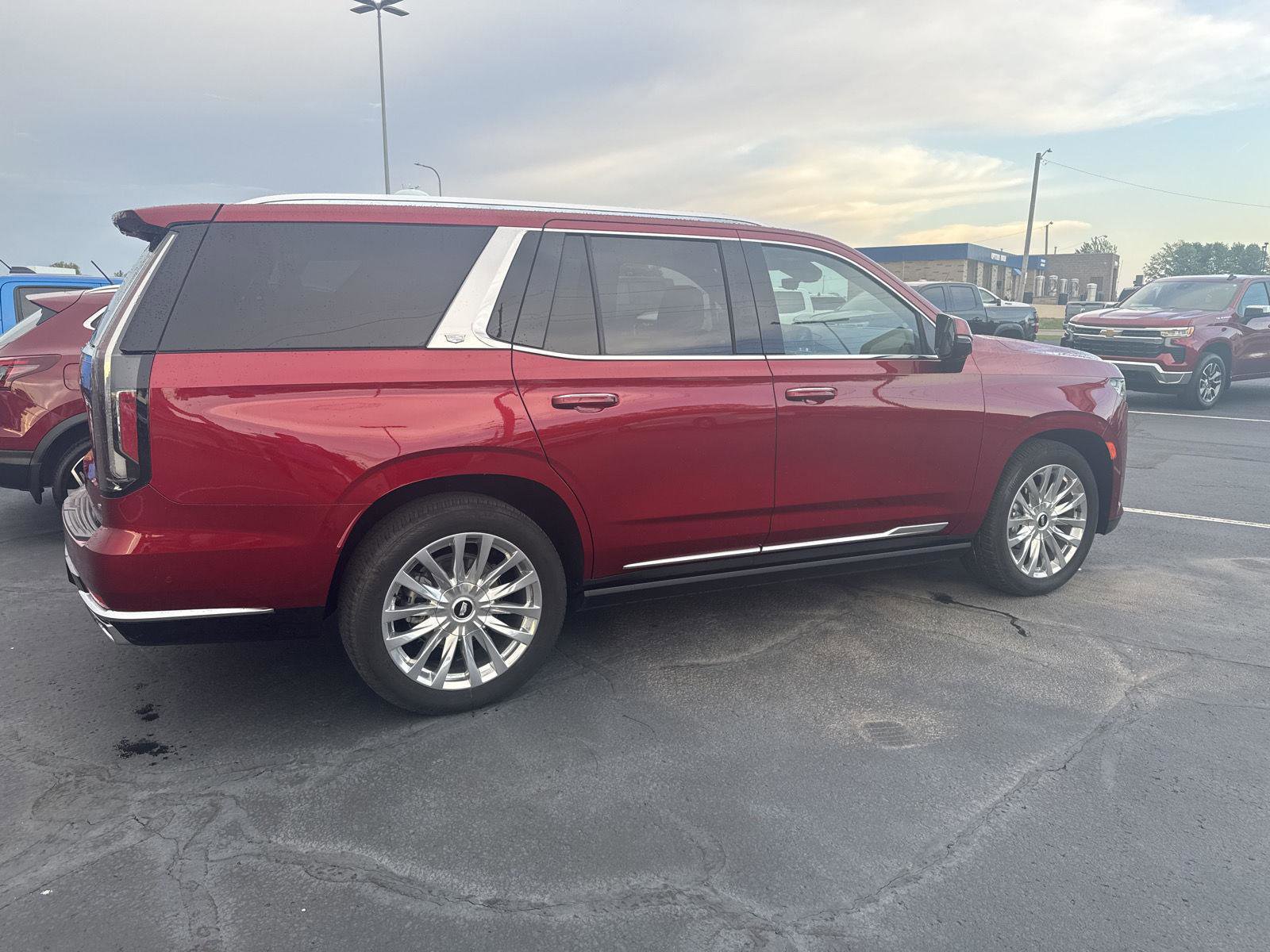 Used 2024 Cadillac Escalade Premium Luxury w/ Performance Package AWD/4WD image 2