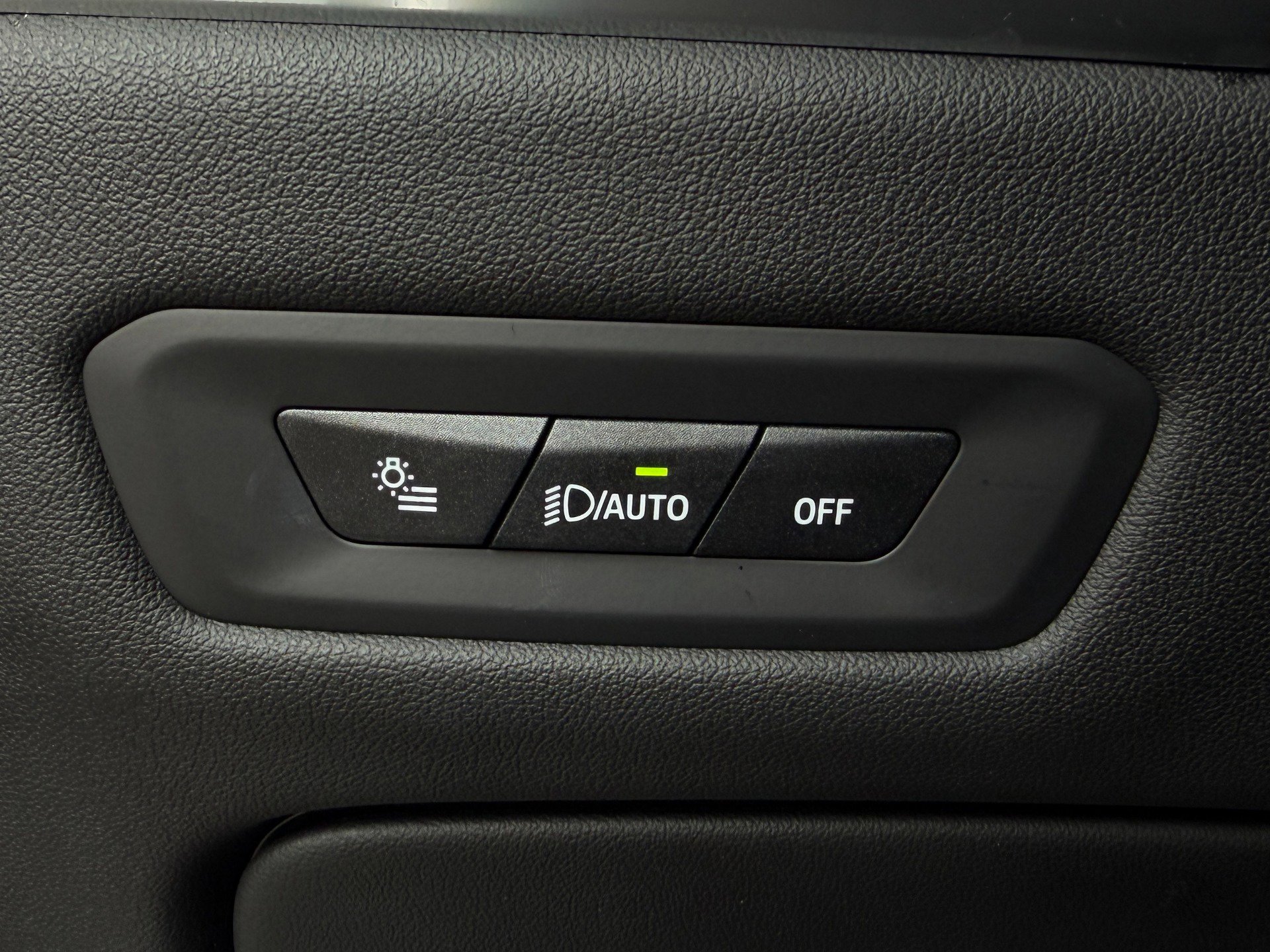 Used 2024 BMW X5 xDrive40i w/ M Sport Package image 31