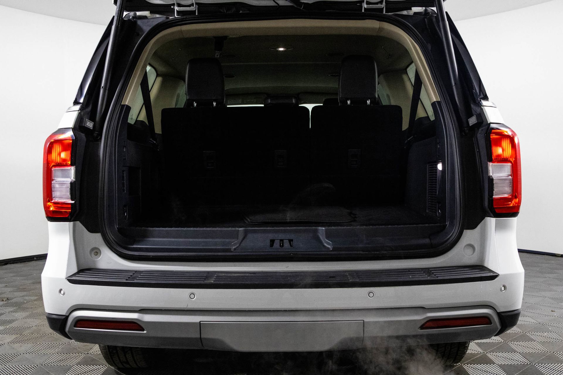 Used 2024 Ford Expedition Max XLT image 70