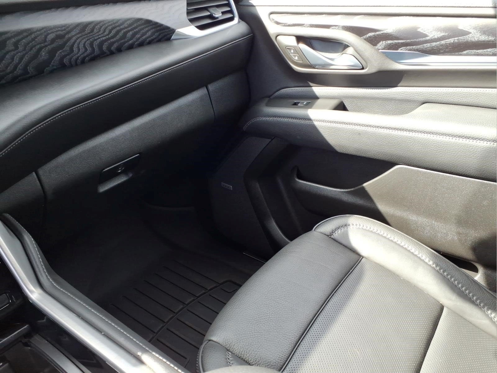 Used 2023 GMC Yukon Denali AWD/4WD image 22