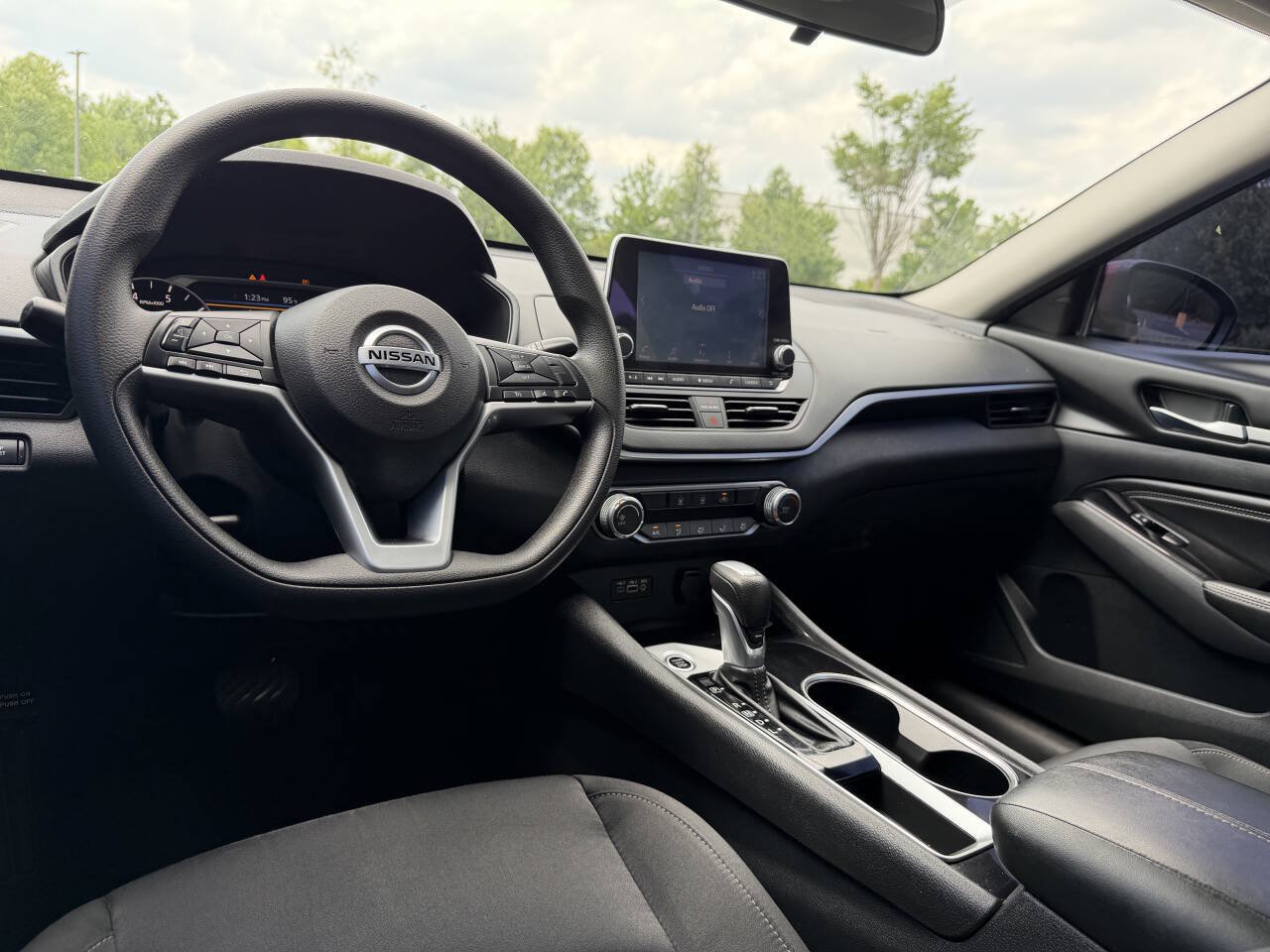 Used 2021 Nissan Altima 2.5 SV FWD image 13