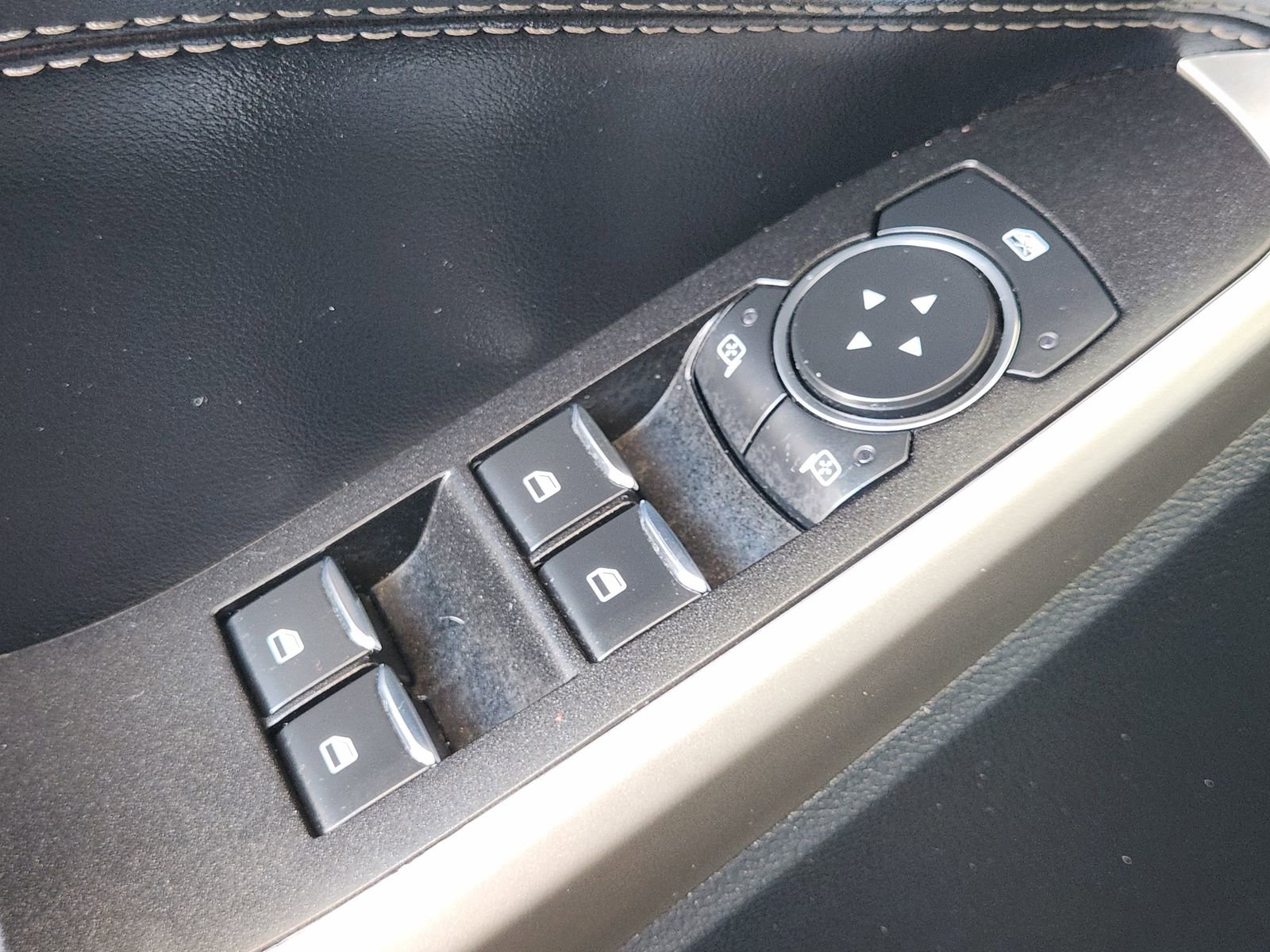 Used 2022 Ford Explorer XLT RWD image 25