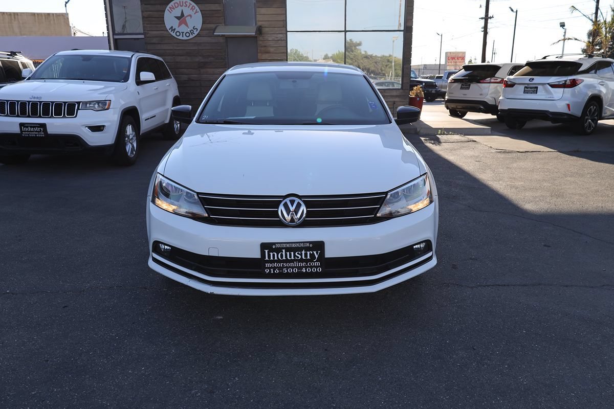 Used 2016 Volkswagen Jetta Sport FWD image 4