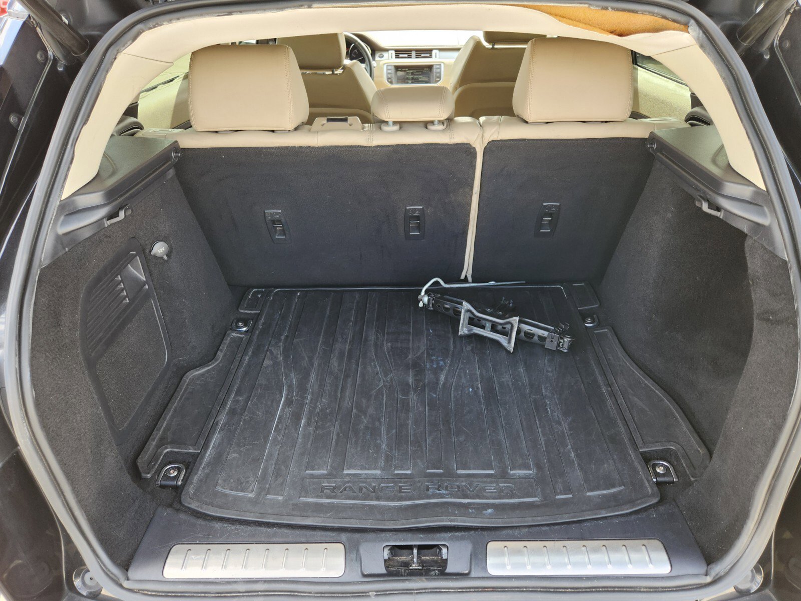 Used 2015 Land Rover Range Rover Evoque Pure Plus image 9