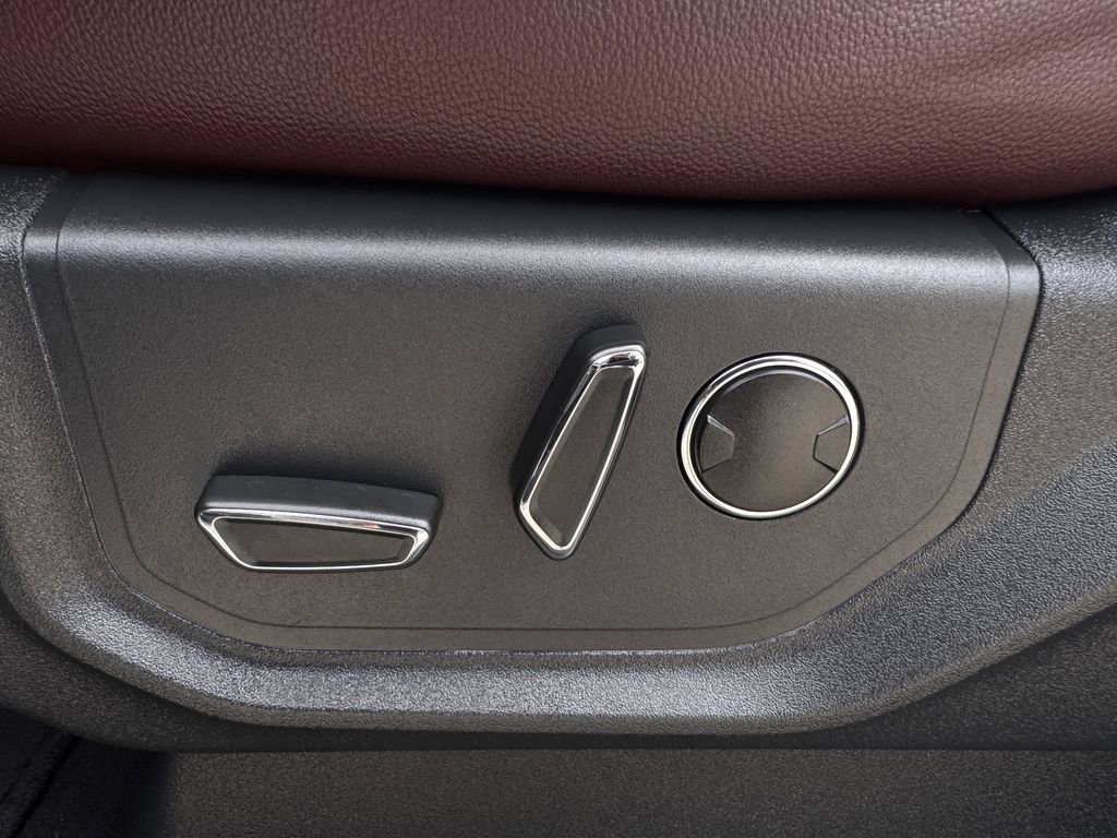 Used 2024 Ford Expedition Max Limited image 27