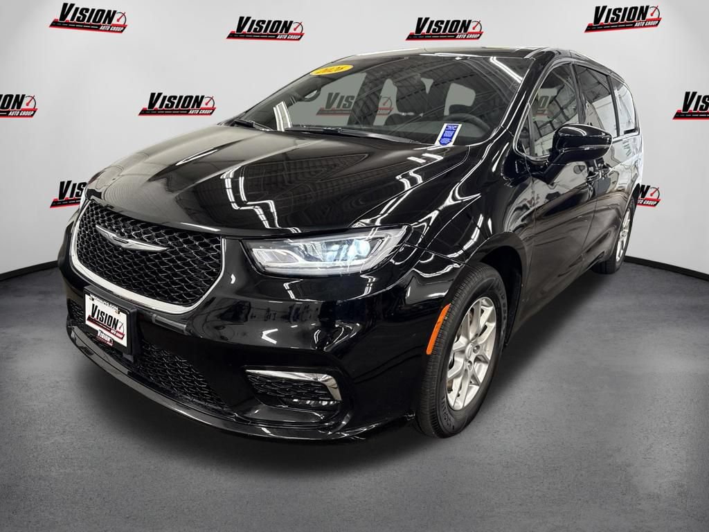 Used 2026 Chrysler Pacifica Select FWD 360° Tour