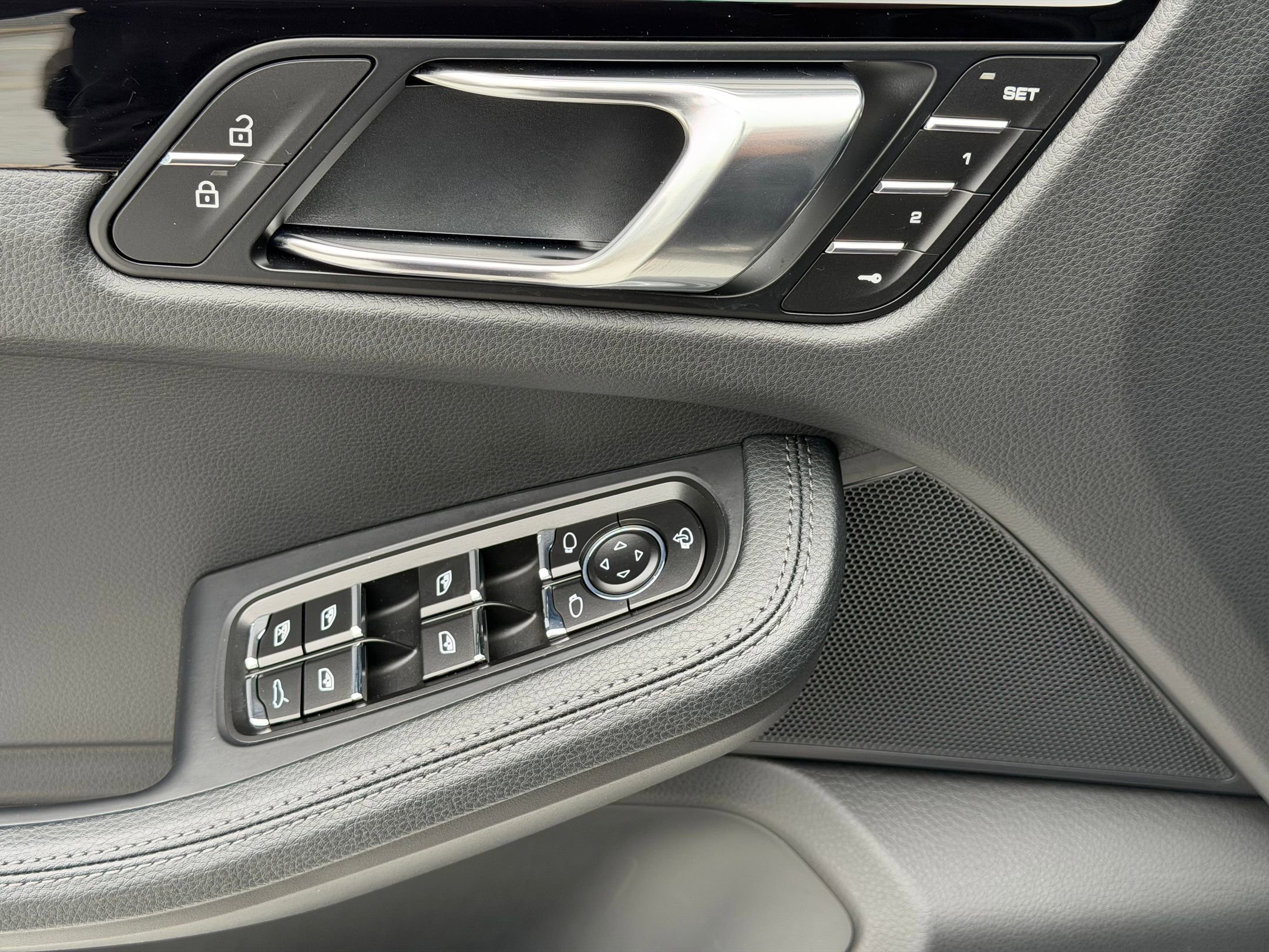 Certified 2026 Porsche Macan image 26