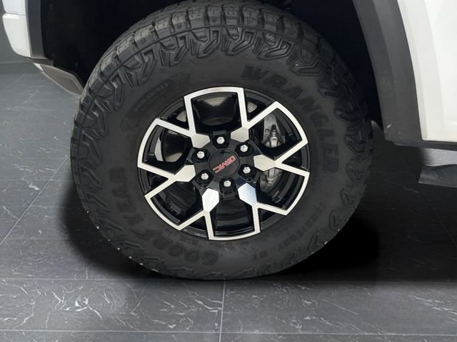 Used 2024 GMC Canyon AT4X image 39