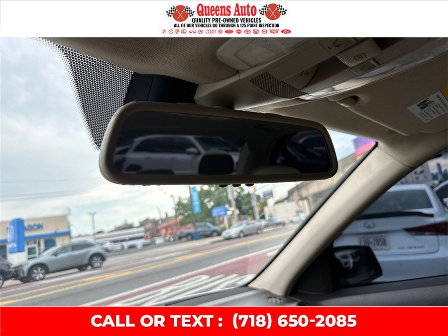 Used 2014 Mercedes-Benz C 300 4MATIC Sedan image 17