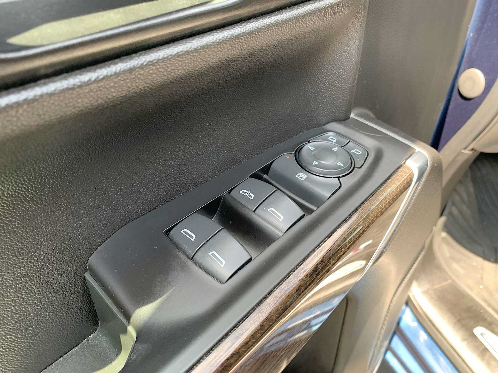 Certified 2020 Chevrolet Silverado 1500 RST AWD/4WD image 22
