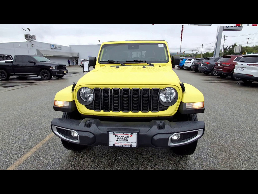 Used 2024 Jeep Gladiator Sport AWD/4WD image 32