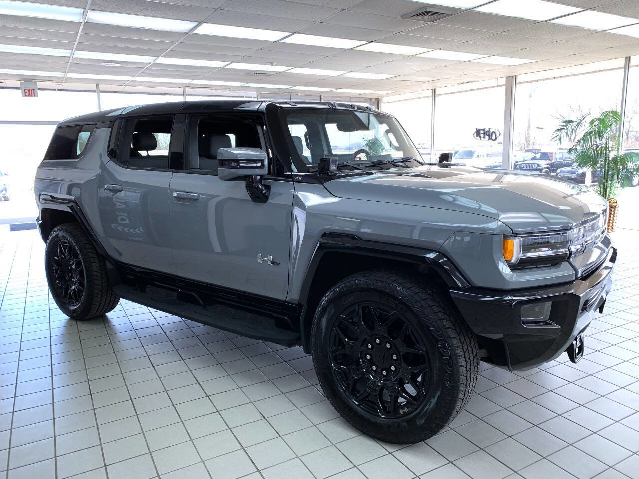Used 2024 GMC Hummer EV 2X w/ LPO, Illumination Package image 3