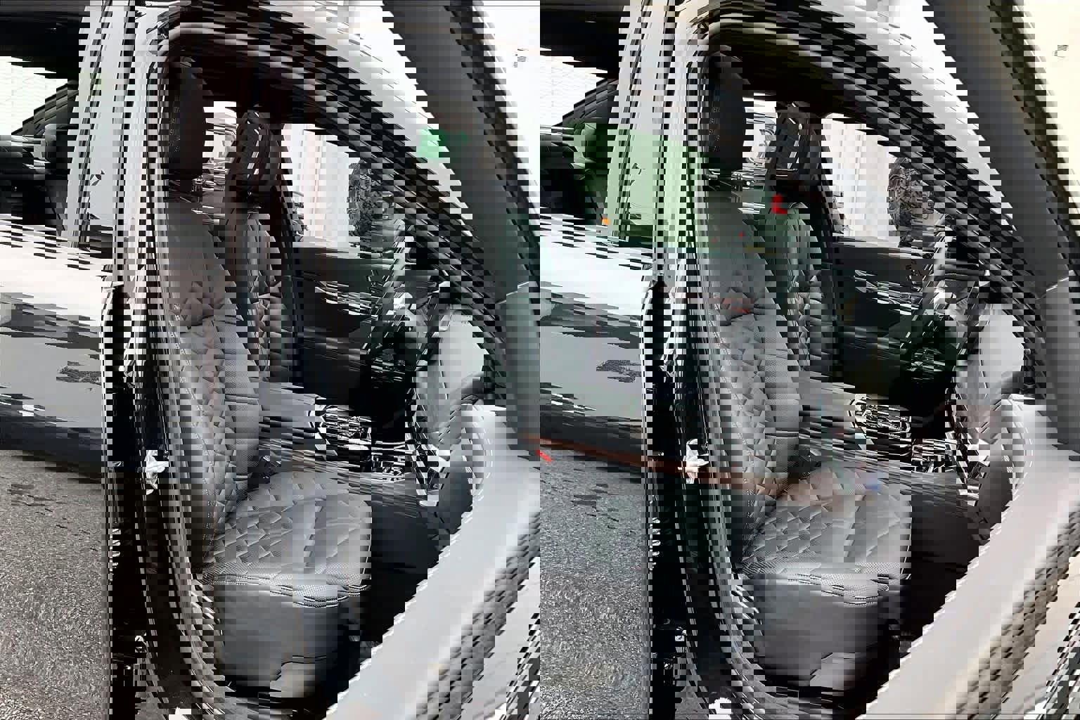 Used 2023 BMW 740i 740i w/ Parking Assistance Package image 9