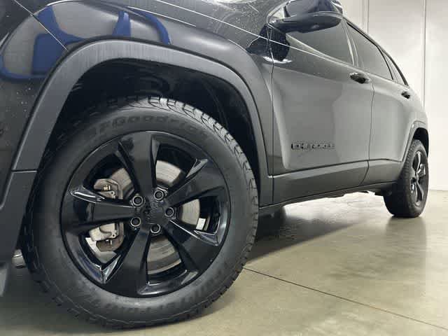 Used 2019 Jeep Cherokee Latitude Plus AWD/4WD image 28
