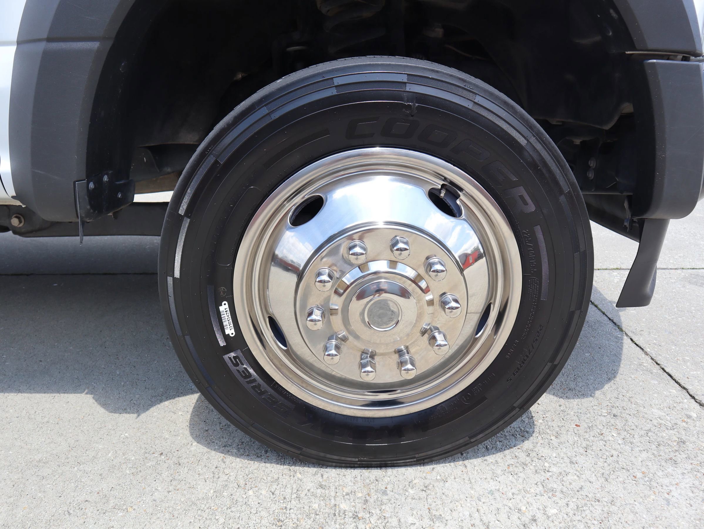 Used 2022 Ford F550 4x4 Crew Cab Super Duty w/ Power Equipment Group image 35