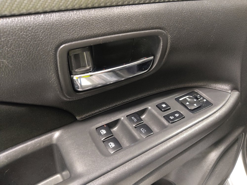 Used 2016 Mitsubishi Outlander SE image 27