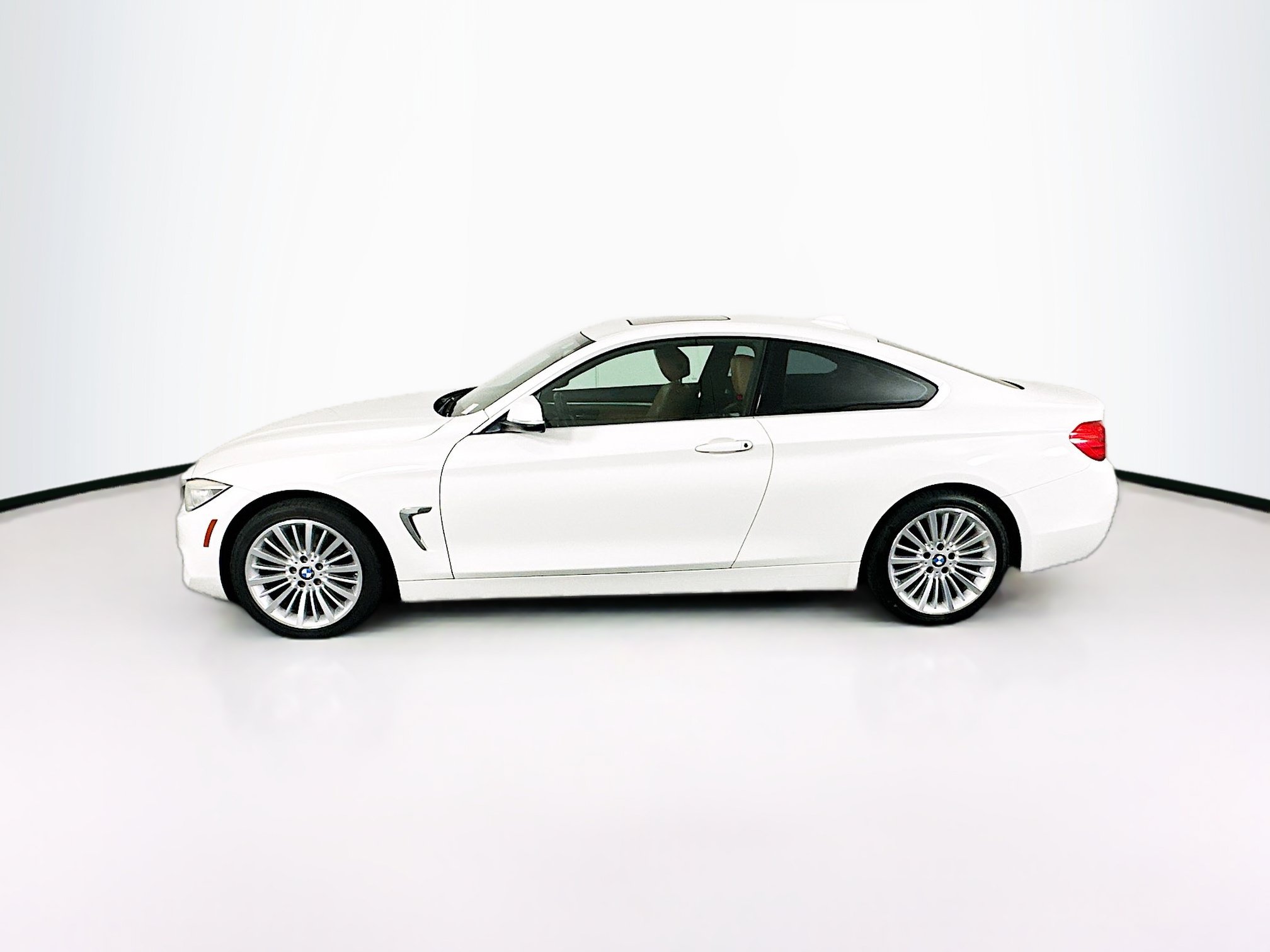 Used 2016 BMW 428i xDrive Coupe AWD/4WD image 4