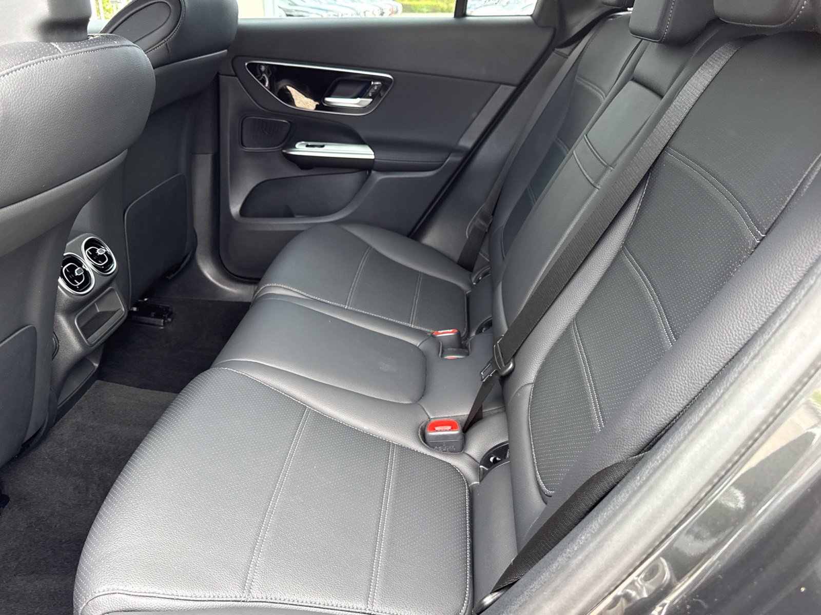 Used 2026 Mercedes-Benz GLC 300 image 42
