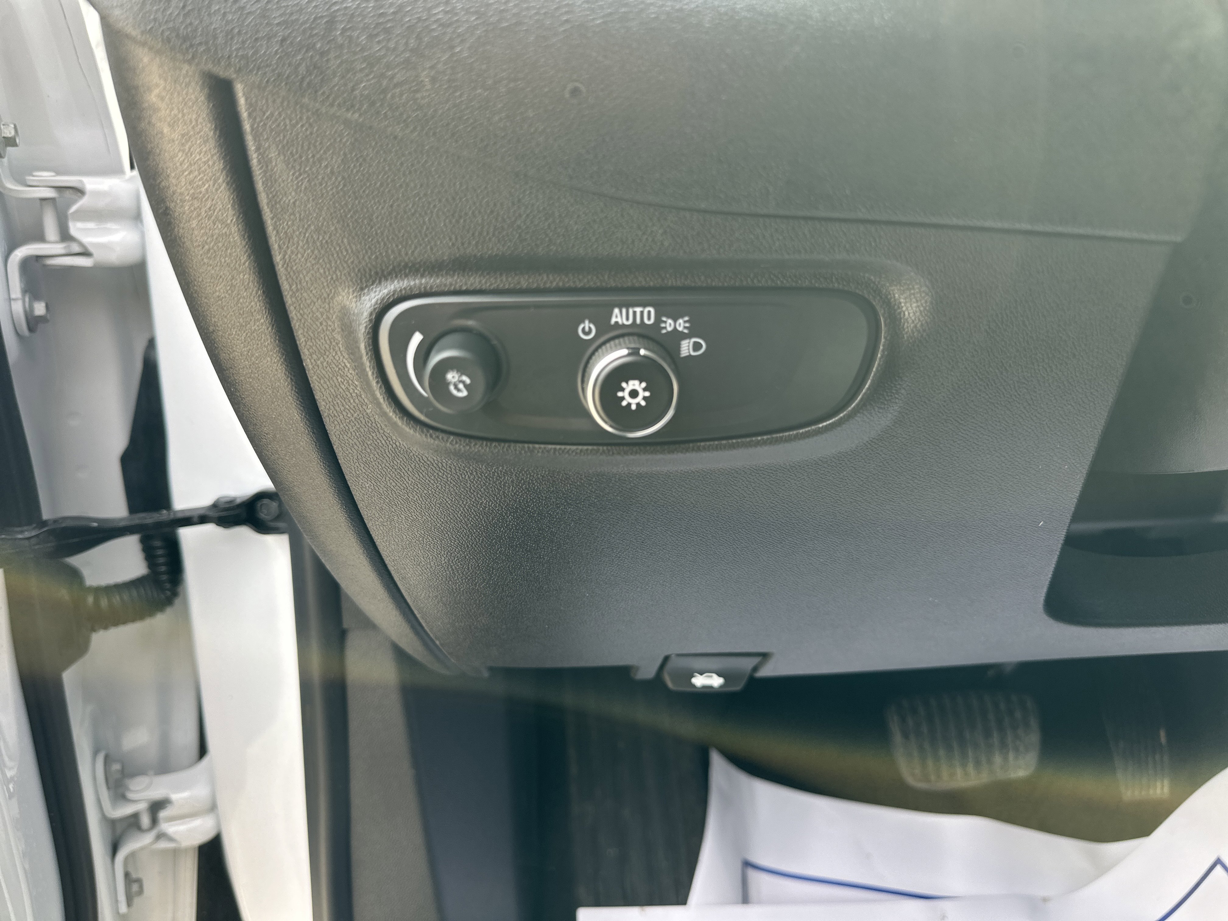 Used 2024 Chevrolet Equinox LT image 9