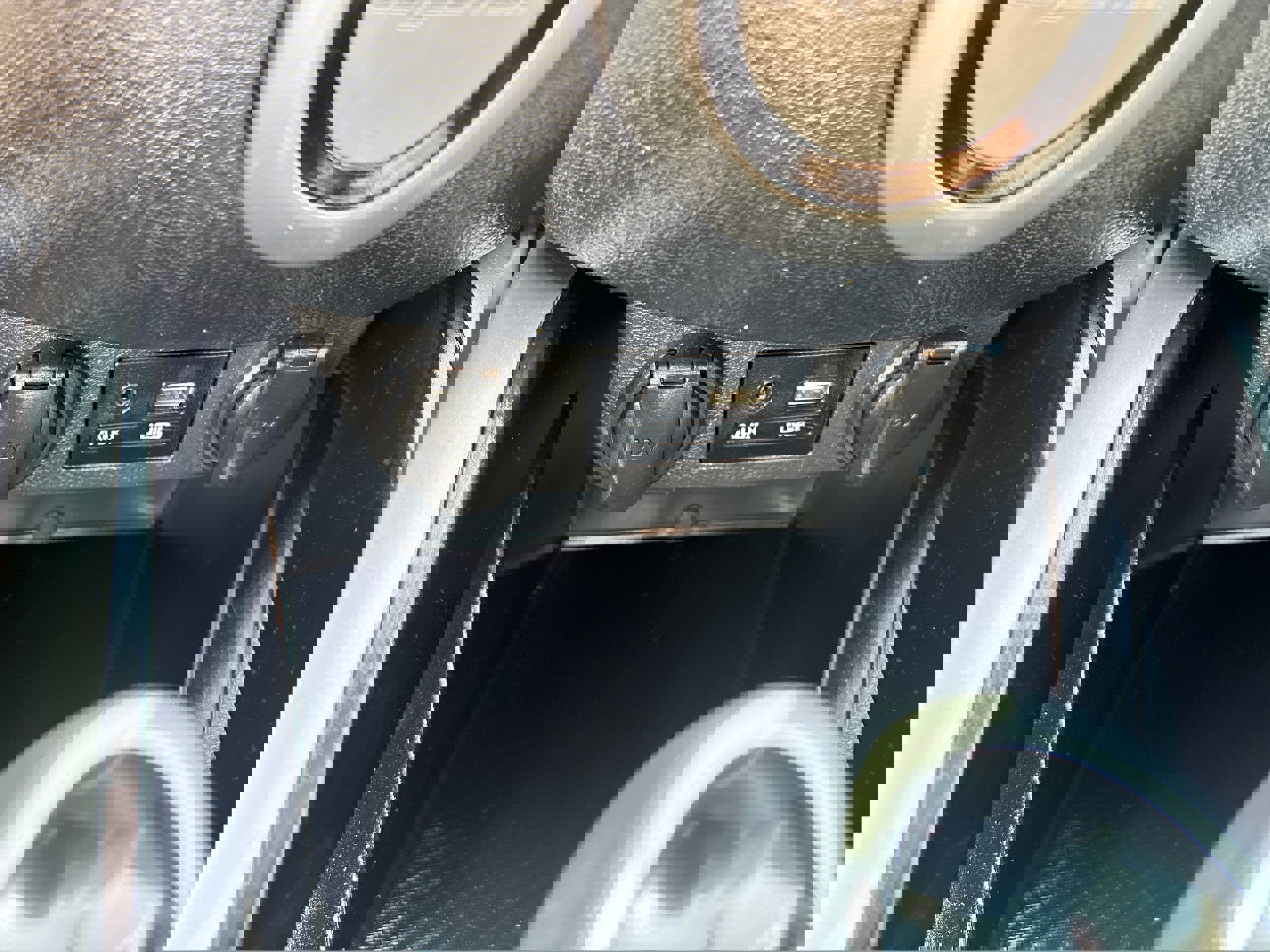 Used 2016 Hyundai Veloster image 21
