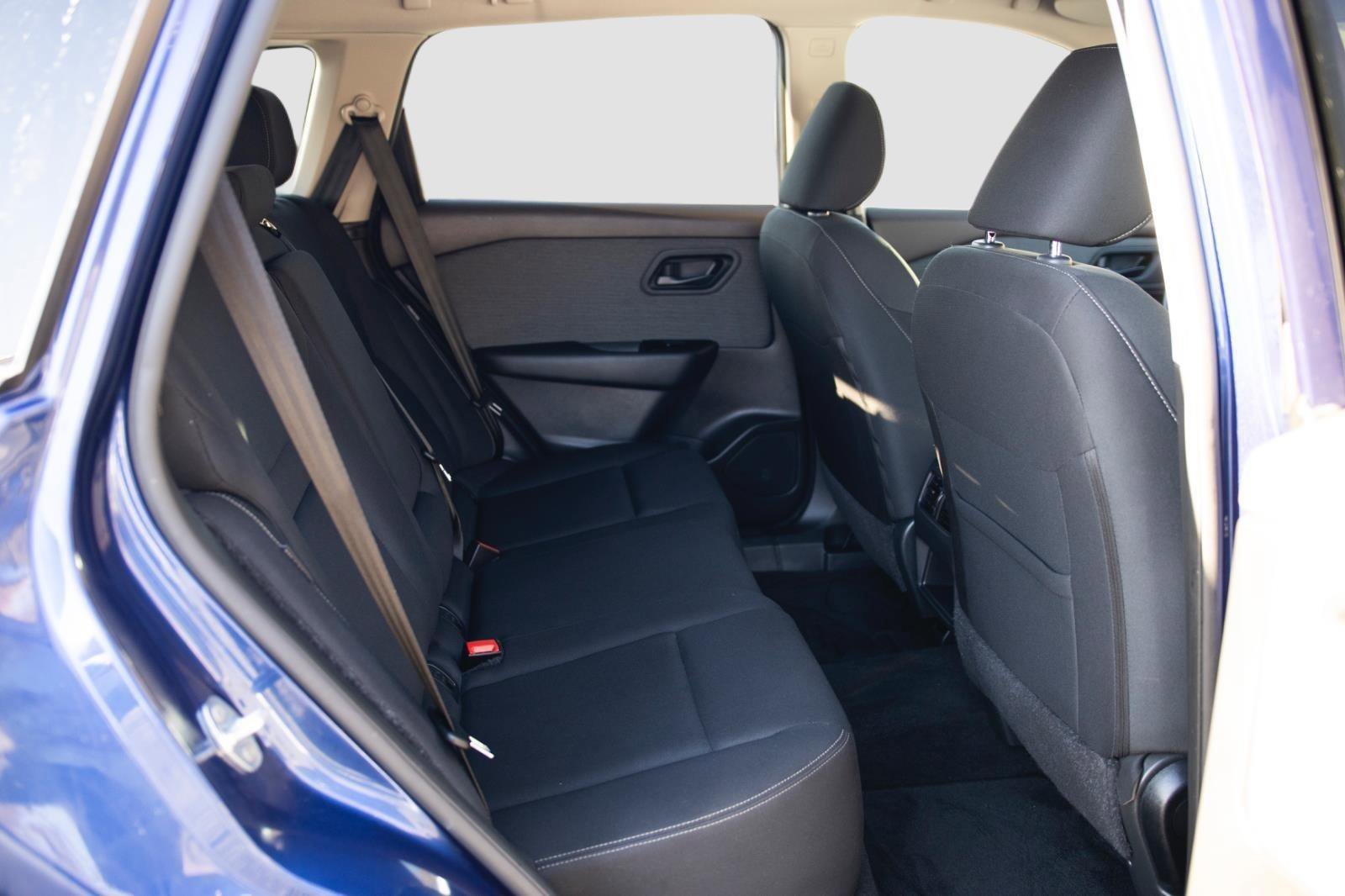 Used 2023 Nissan Rogue S image 17