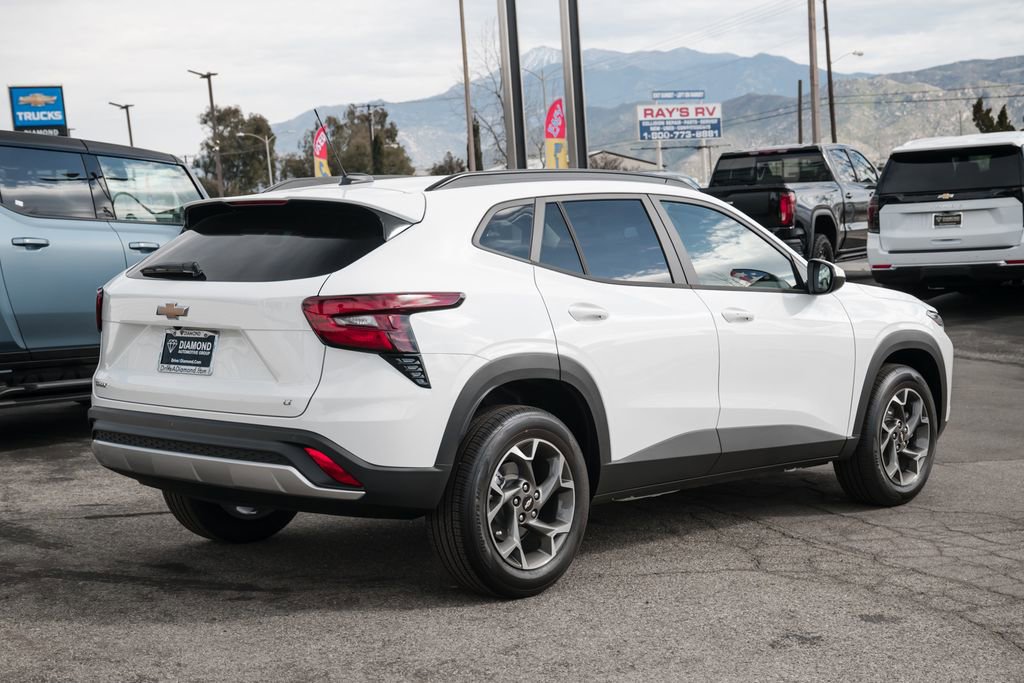 New 2026 Chevrolet Trax LT w/ Driver Confidence Package FWD image 5