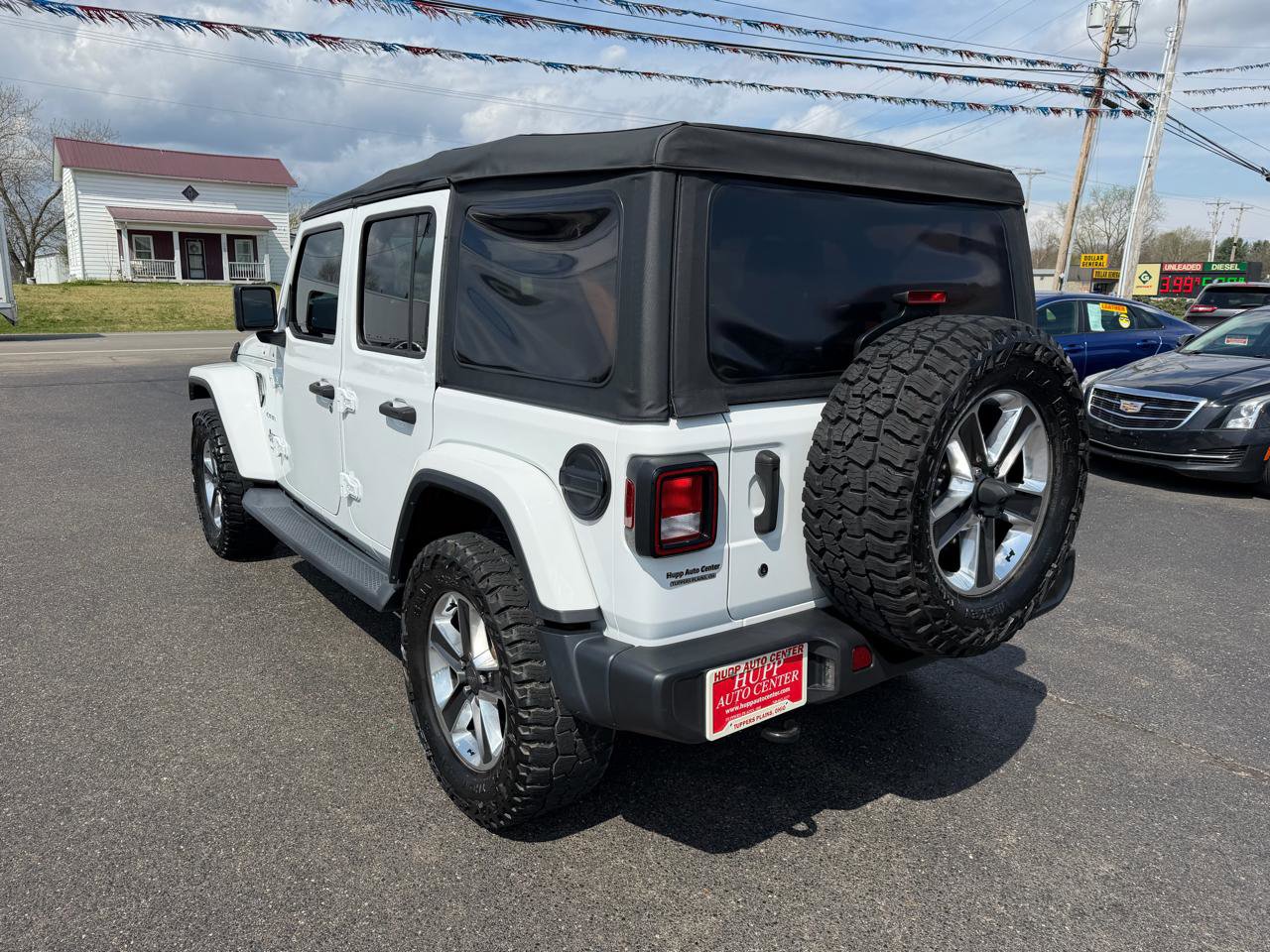 Used 2018 Jeep Wrangler Unlimited Sahara image 6