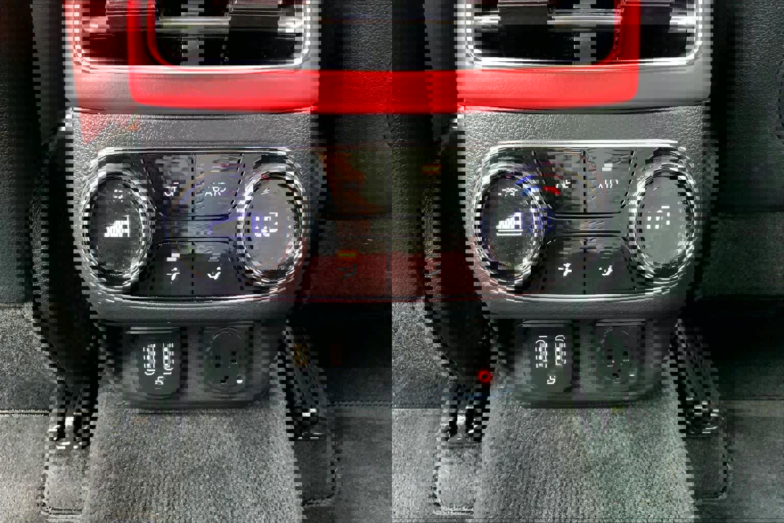 Used 2023 Genesis GV70 2.5T w/ Sport Prestige Package AWD/4WD image 36