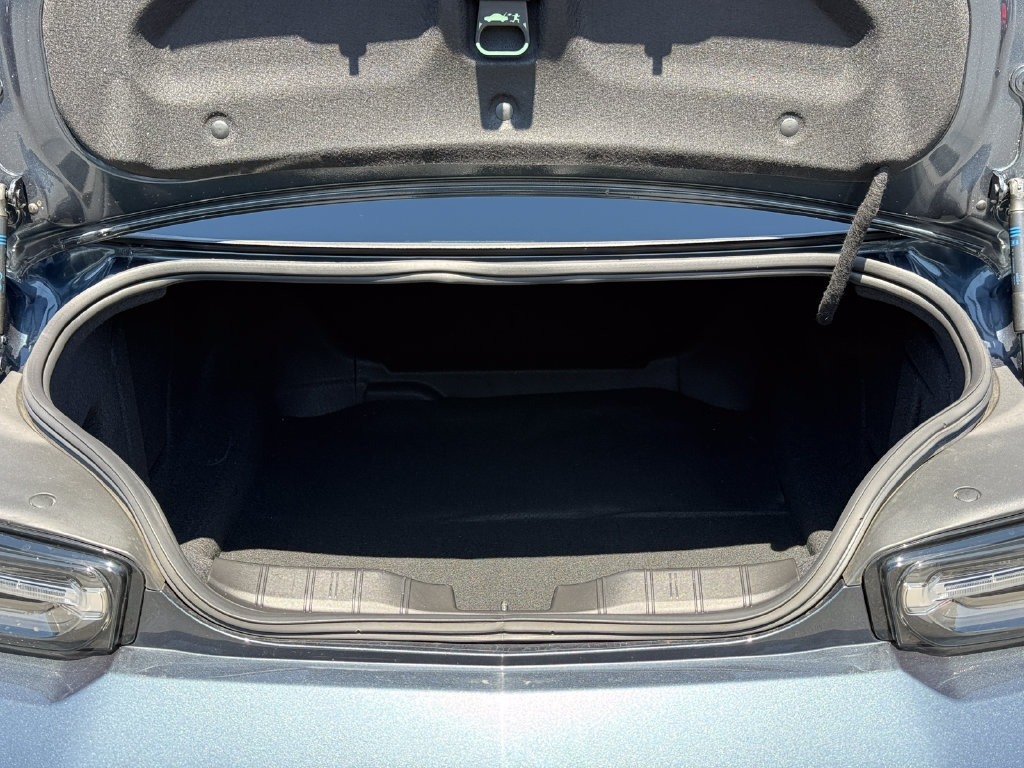 Used 2022 Chevrolet Camaro SS RWD image 12