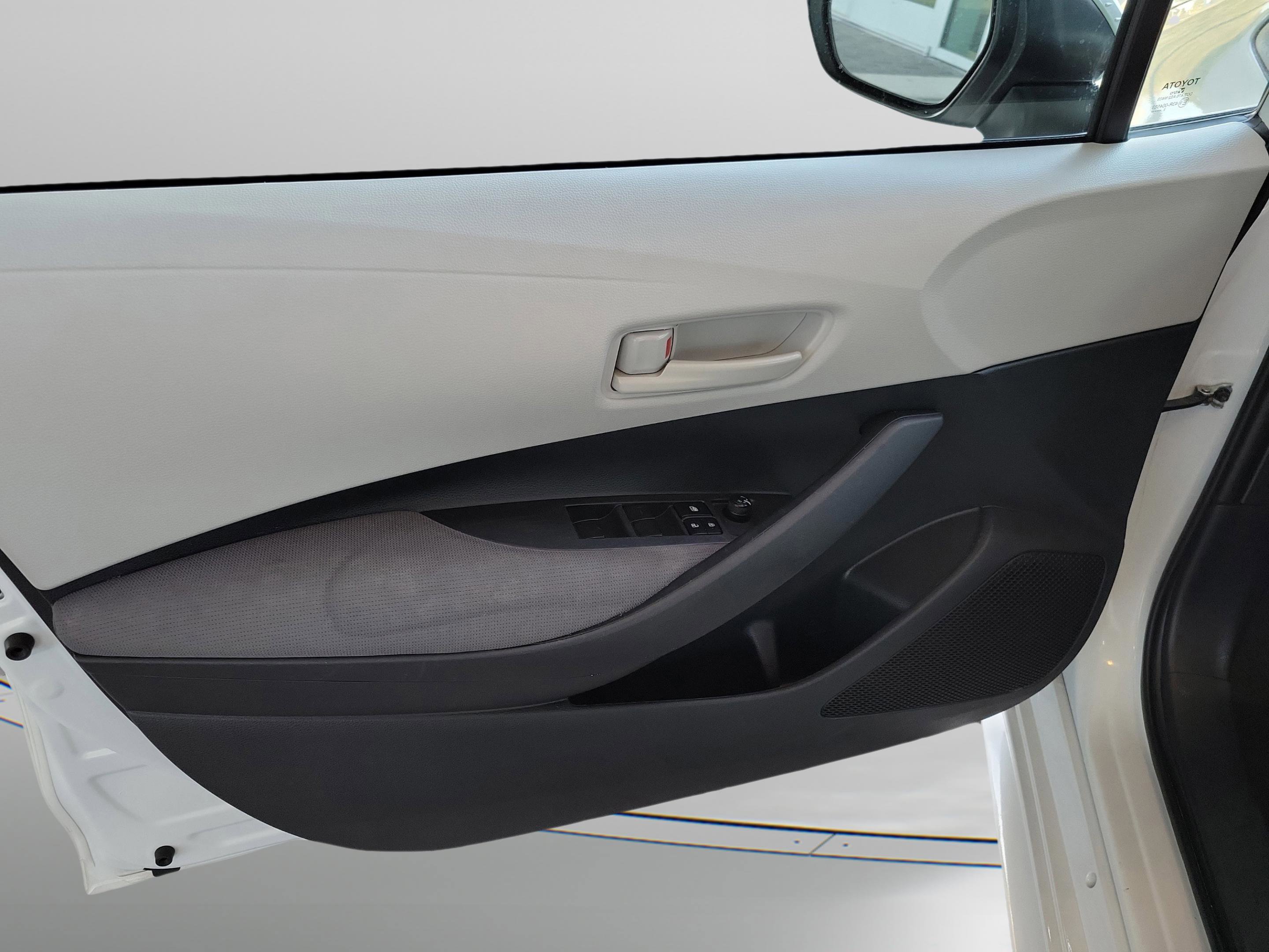 Used 2023 Toyota Corolla LE image 26