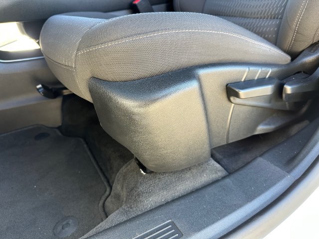 Used 2026 Chevrolet Equinox LT AWD/4WD image 23