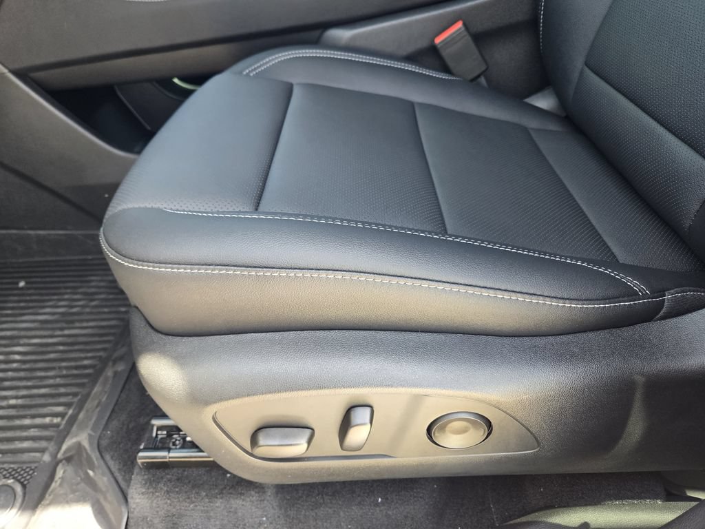 New 2026 Chevrolet Traverse LT FWD image 25