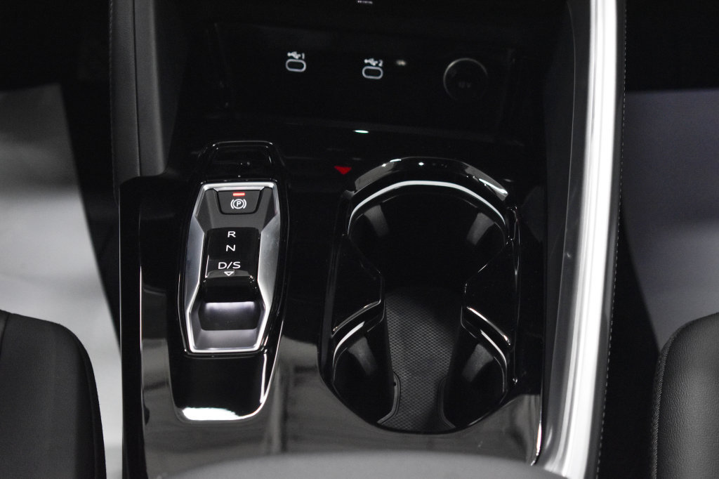 Used 2025 Audi Q5 Premium AWD/4WD image 27